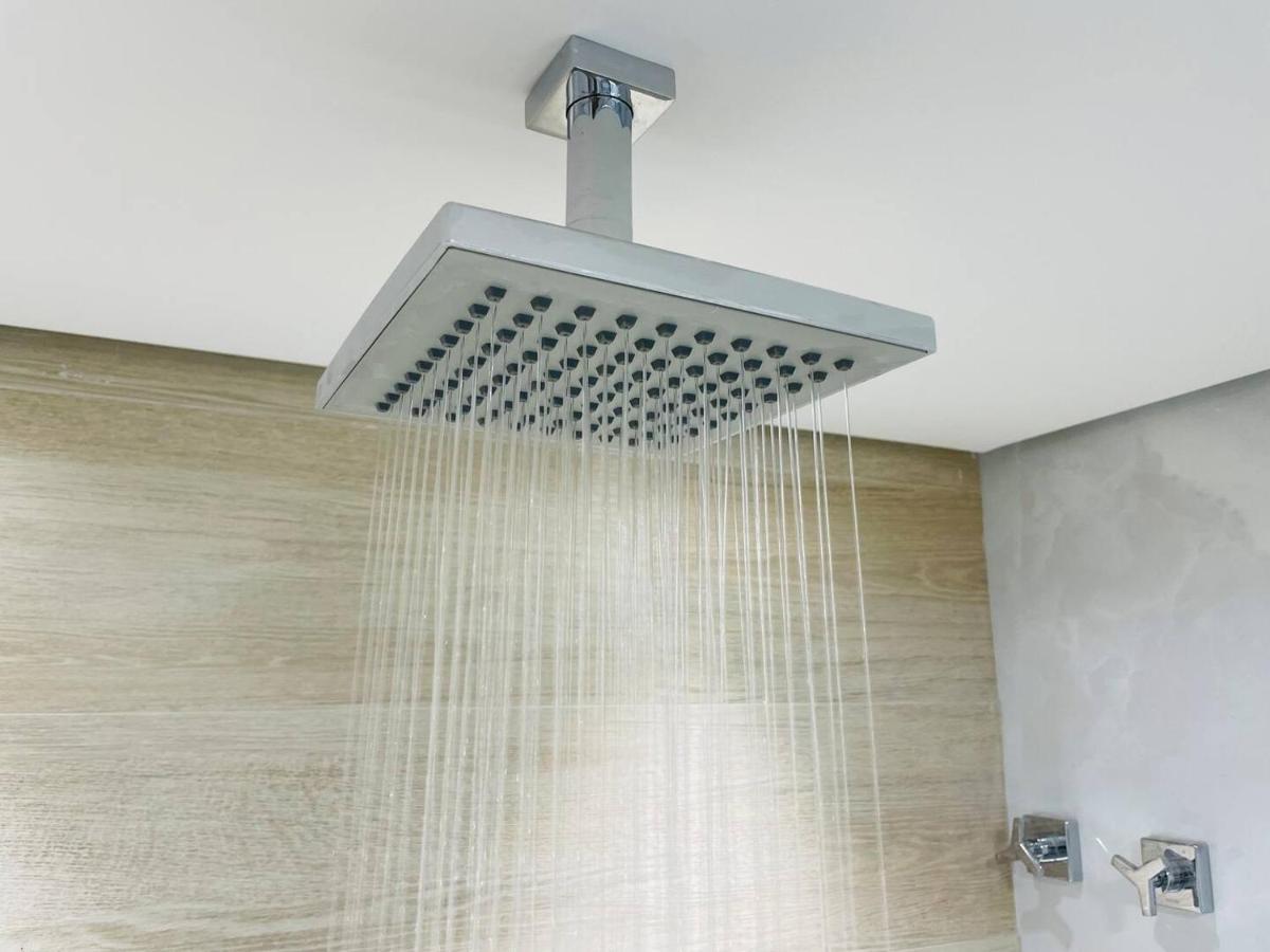 Flat Luxuoso Alto Padrao Frente Mar Com 2 Suites No Iate Plaza Fortaleza  Esterno foto
